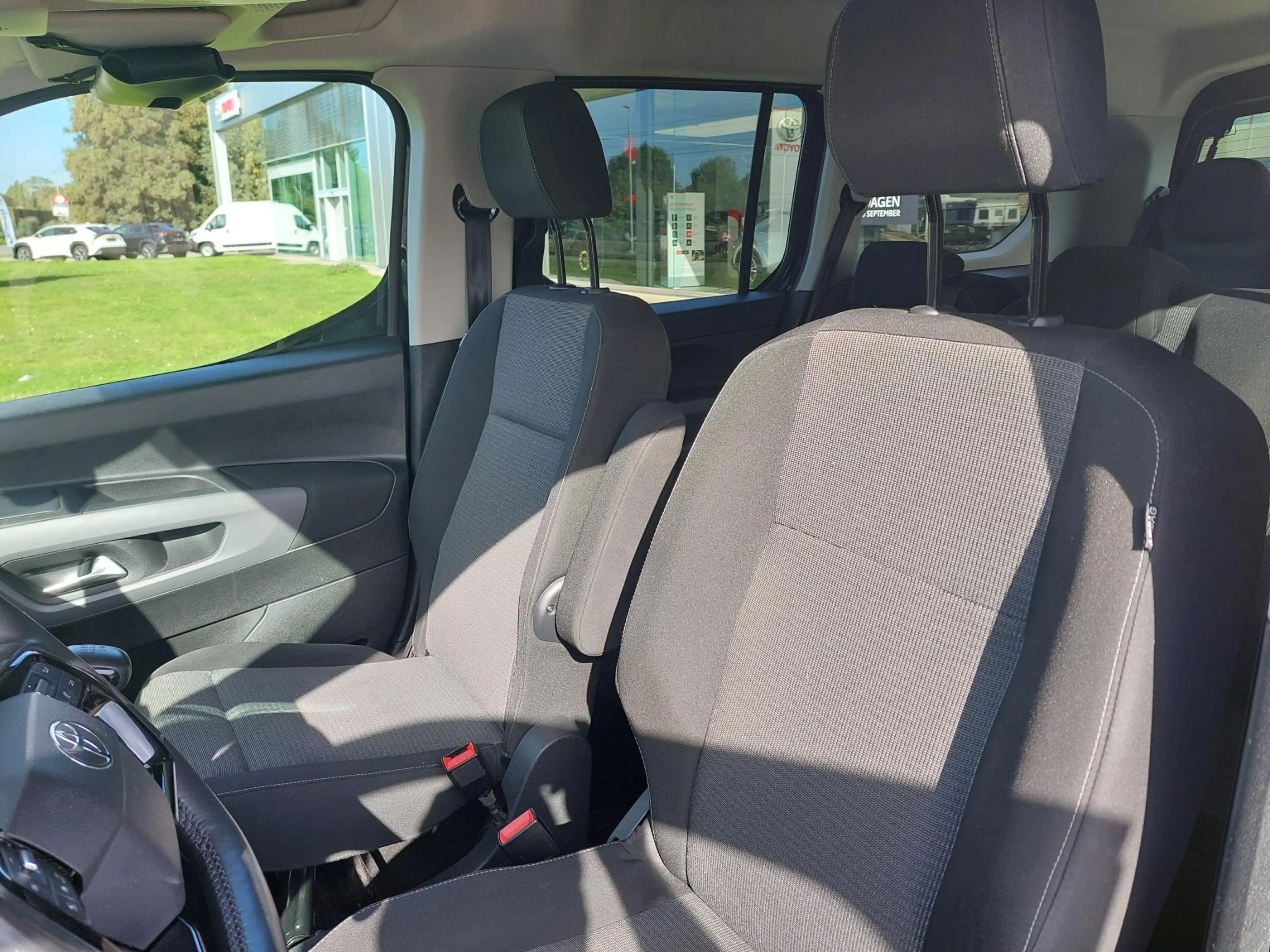 Toyota Proace City Verso 1.2i 81kW LWB Family — photo 13
