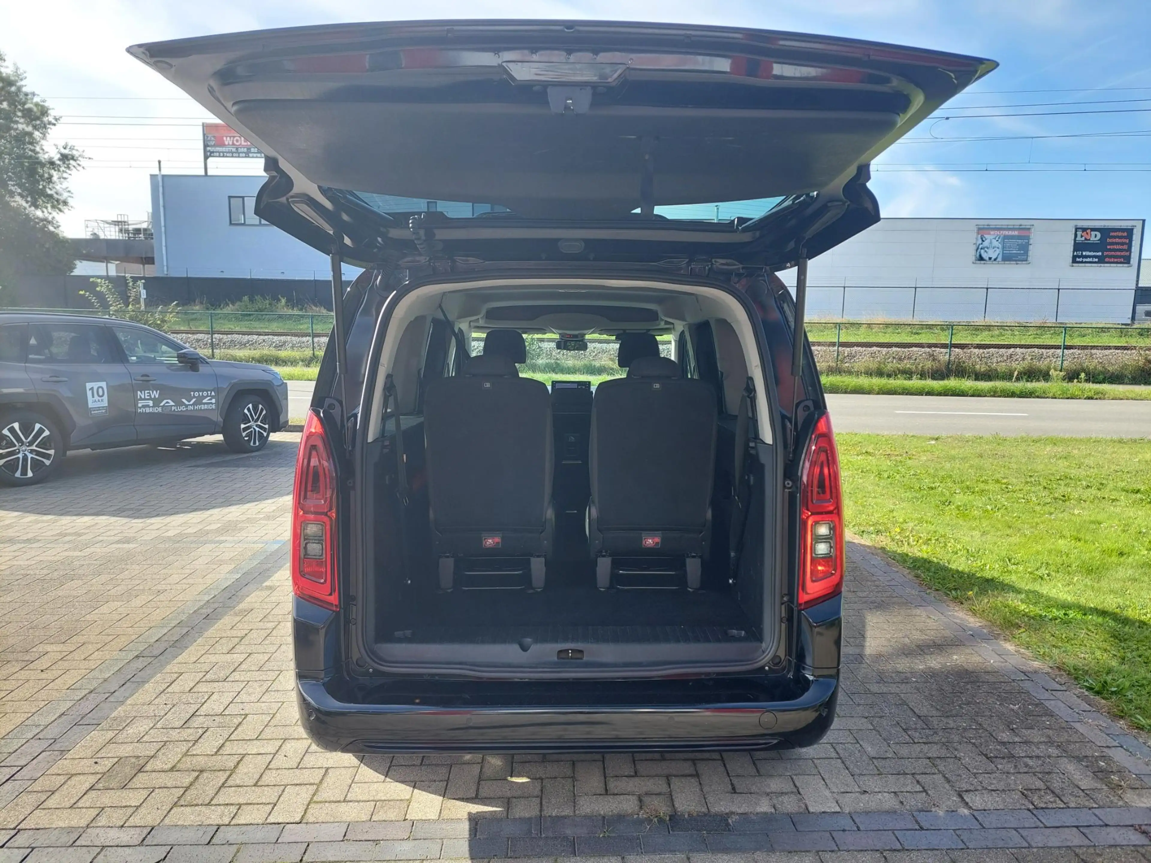 Toyota Proace City Verso 1.2i 81kW LWB Family — photo 9