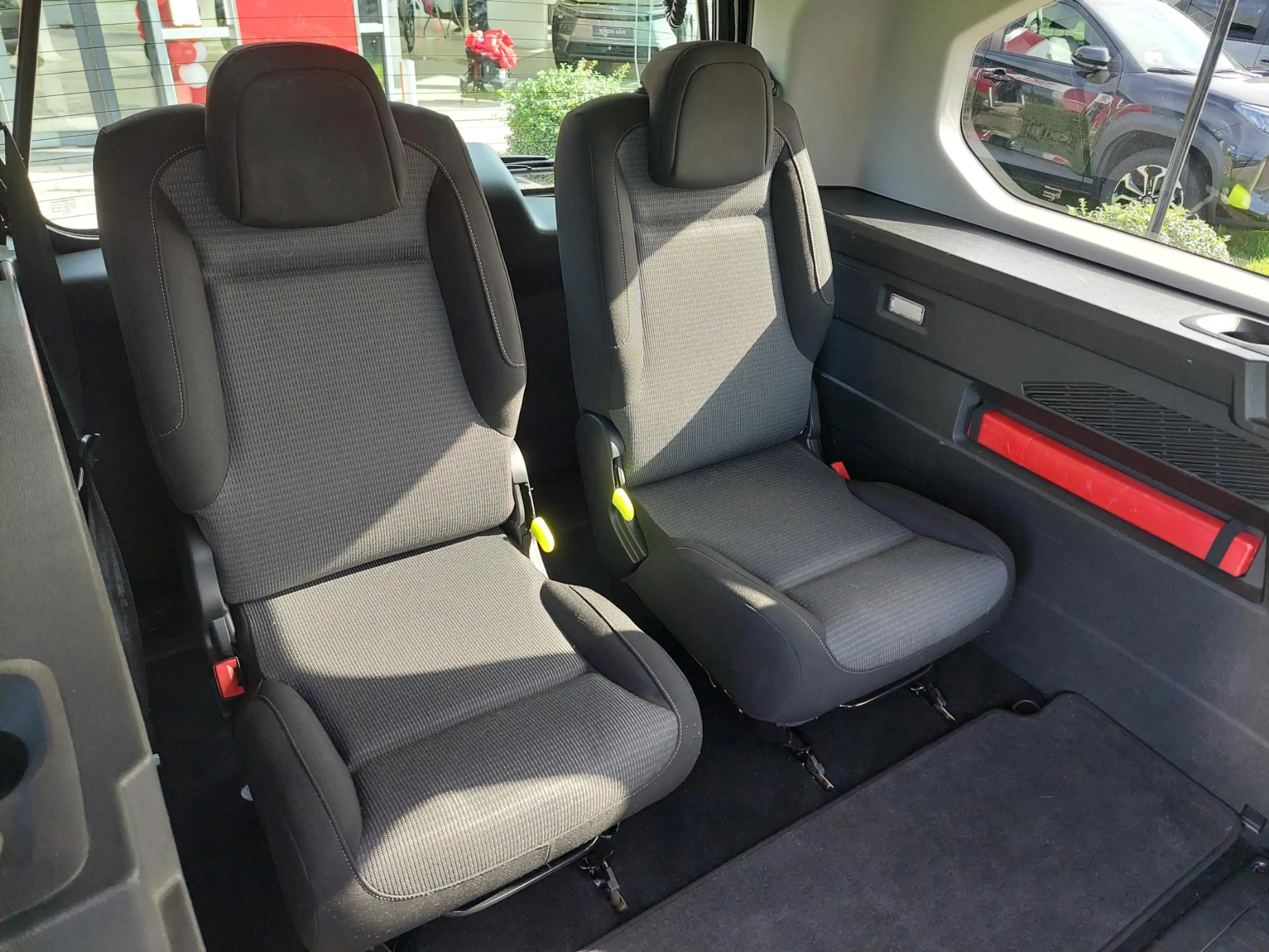 Toyota Proace City Verso 1.2i 81kW LWB Family — photo 11