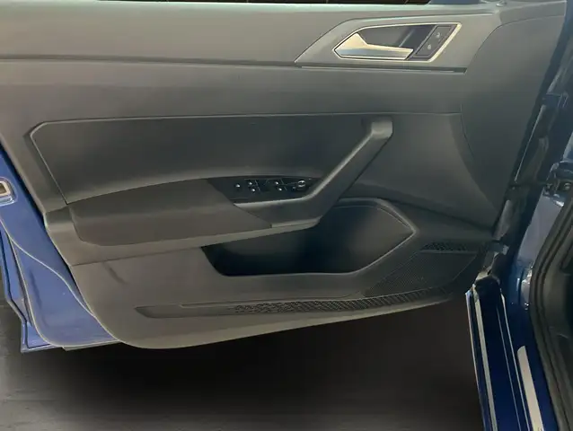 Volkswagen Taigo view 5
