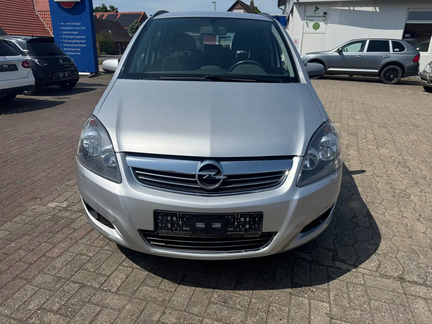 Opel Zafira 24 Monate Garantie/ Tüv neu/ u.v.m. Preis V.B. Silber - 2