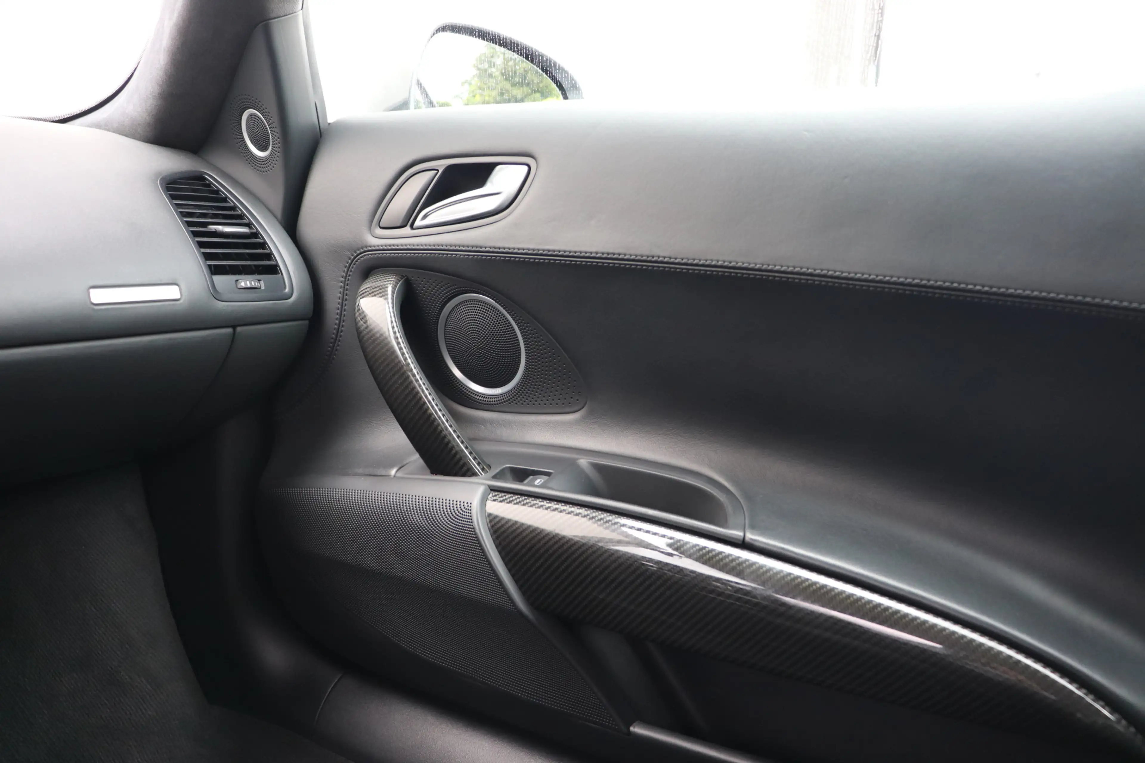 Audi R8 4.2 V8 FSI Carbon B&O Alcantara — photo 26