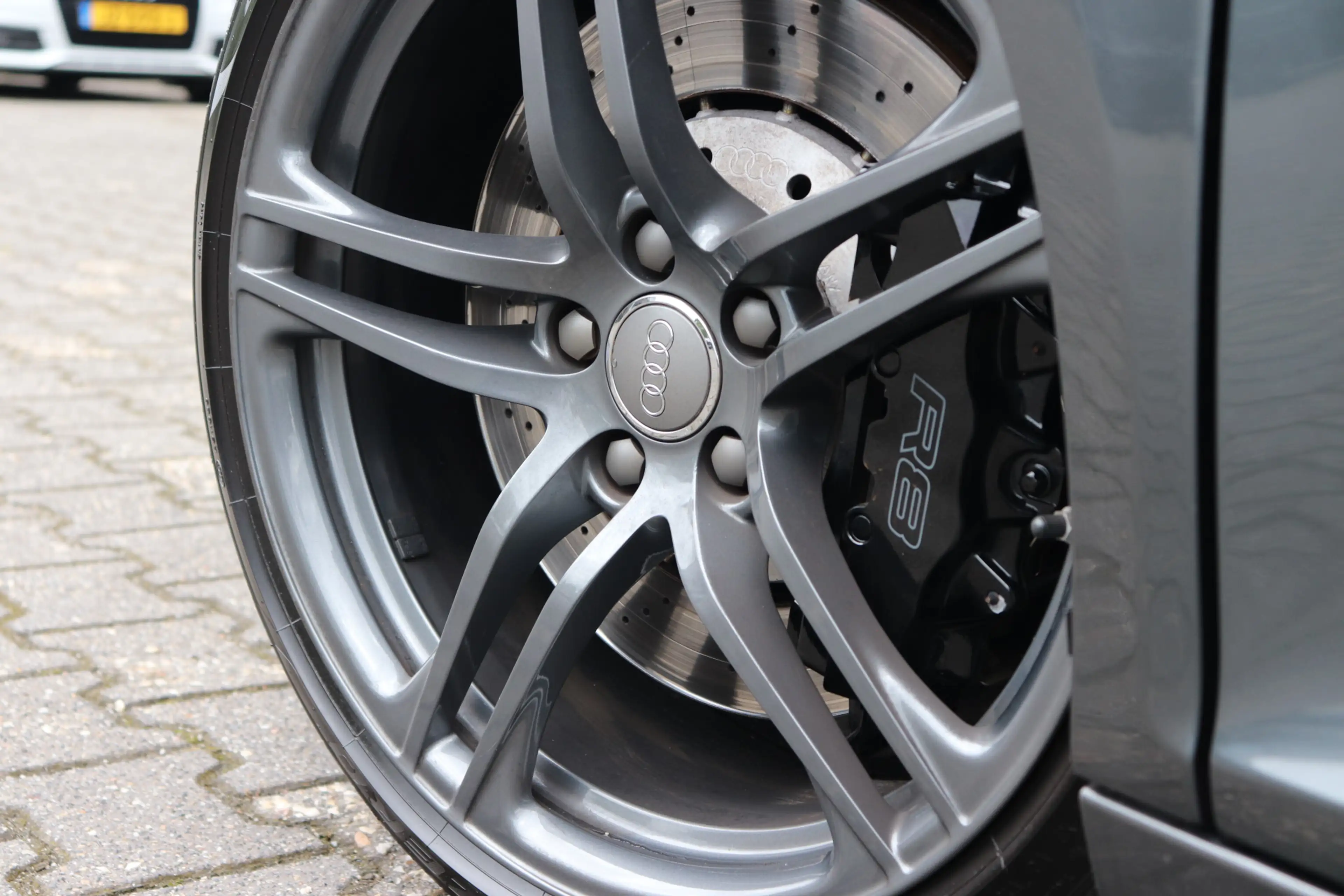 Audi R8 4.2 V8 FSI Carbon B&O Alcantara — photo 13