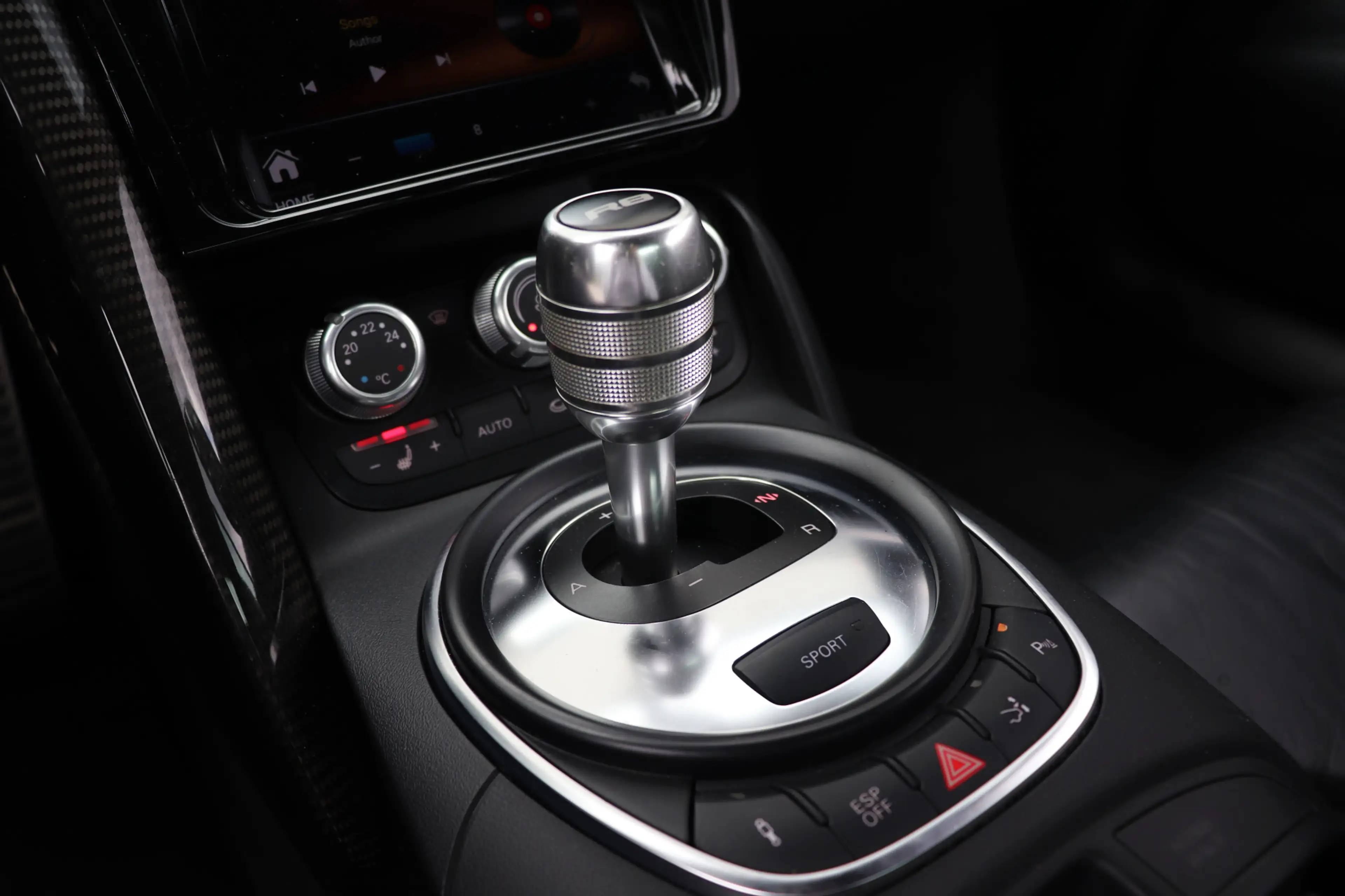Audi R8 4.2 V8 FSI Carbon B&O Alcantara — photo 12