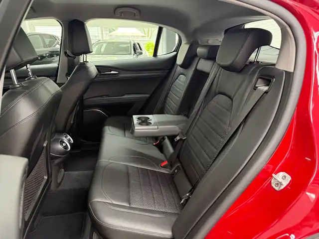 Alfa Romeo Stelvio view 15