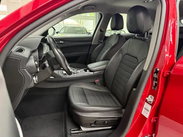 Alfa Romeo Stelvio view 14