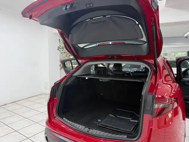 Alfa Romeo Stelvio view 10