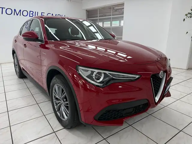 Alfa Romeo Stelvio view 4