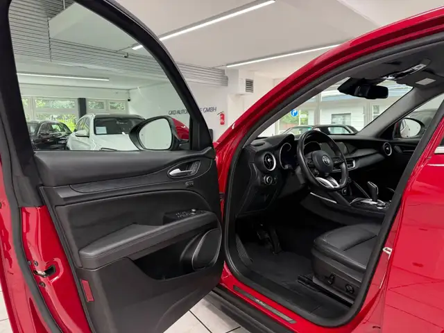 Alfa Romeo Stelvio view 6