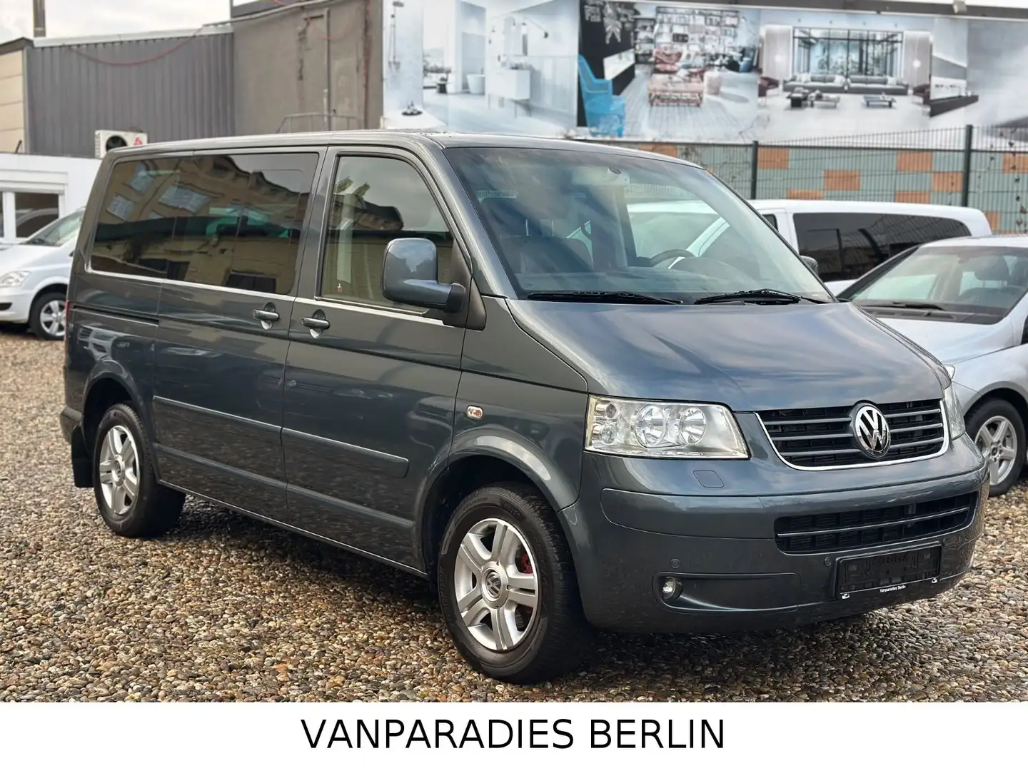 Volkswagen T5 Multivan Highline/TüvNeu/7Sitze/Leder/Standh/ Grau - 1