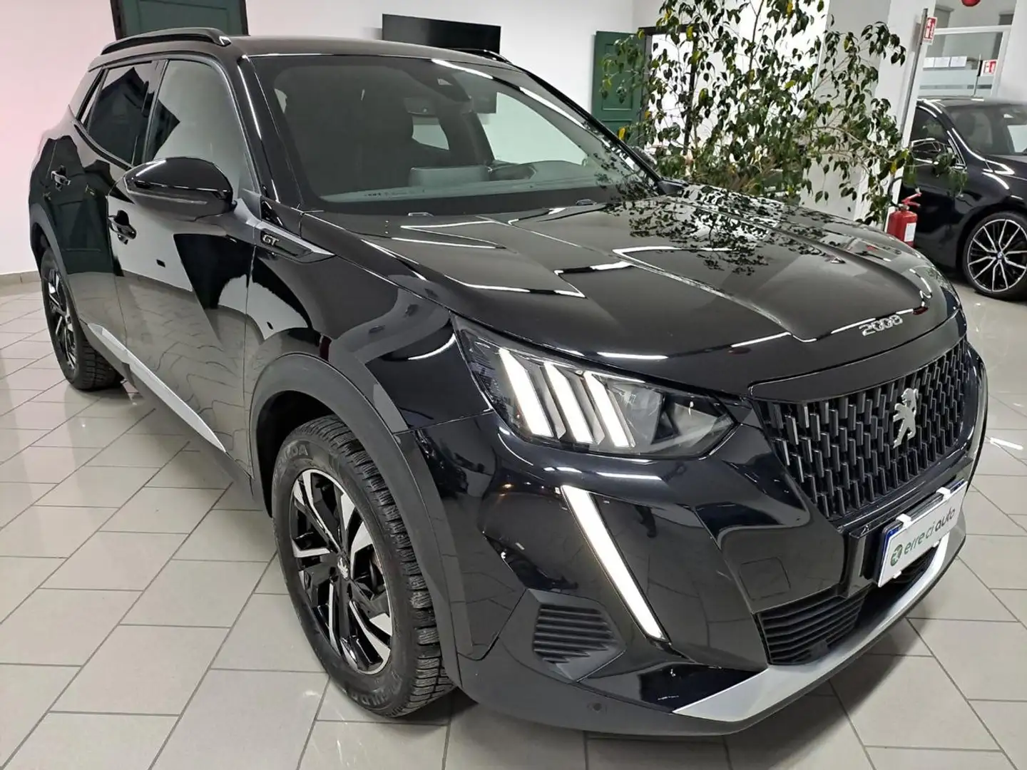 Peugeot 2008 BlueHDi 130 S&S EAT8 GT Noir - 1