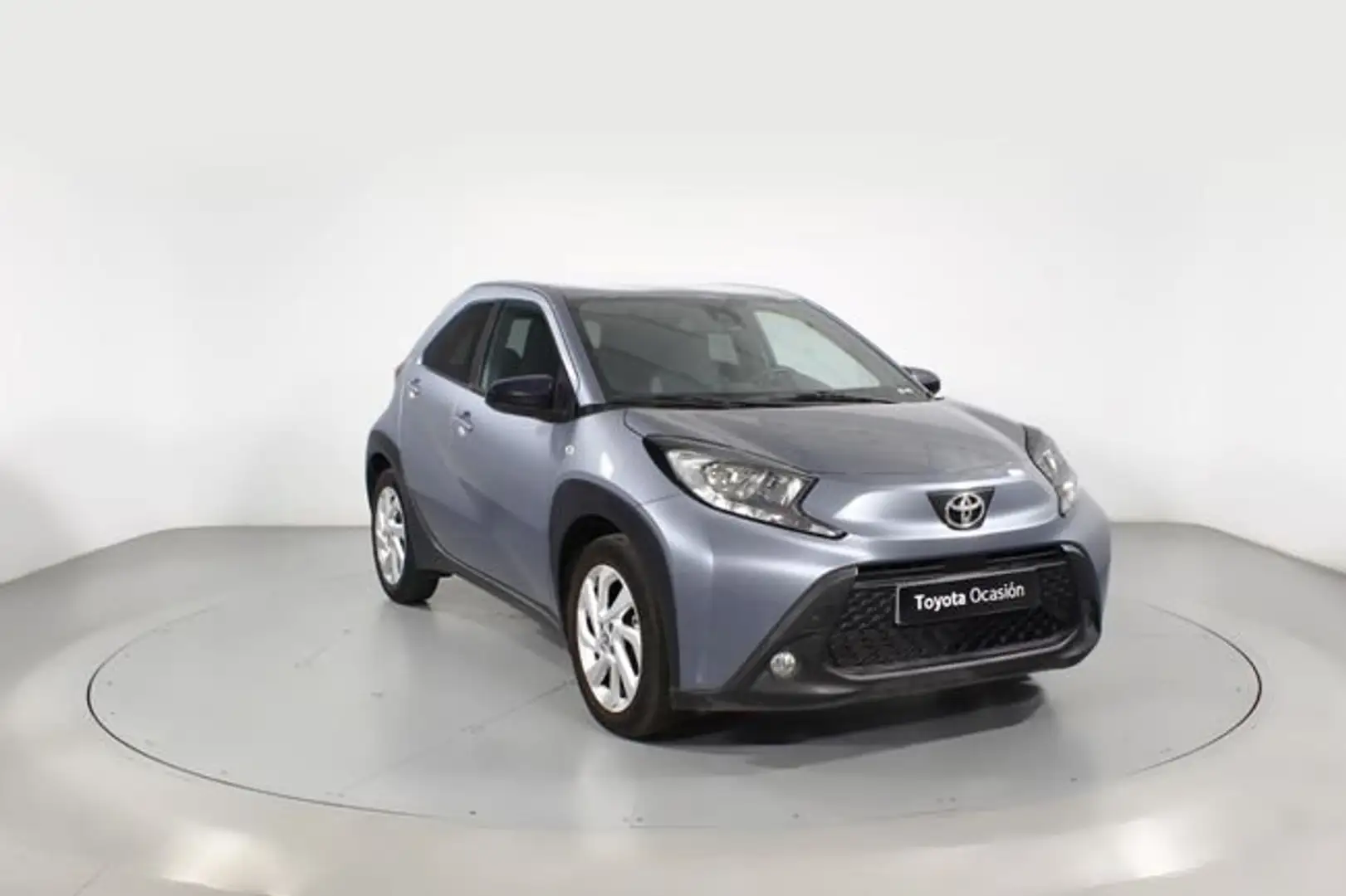 Toyota Aygo X 1.0 VVT-I PLAY 5P Gris - 1