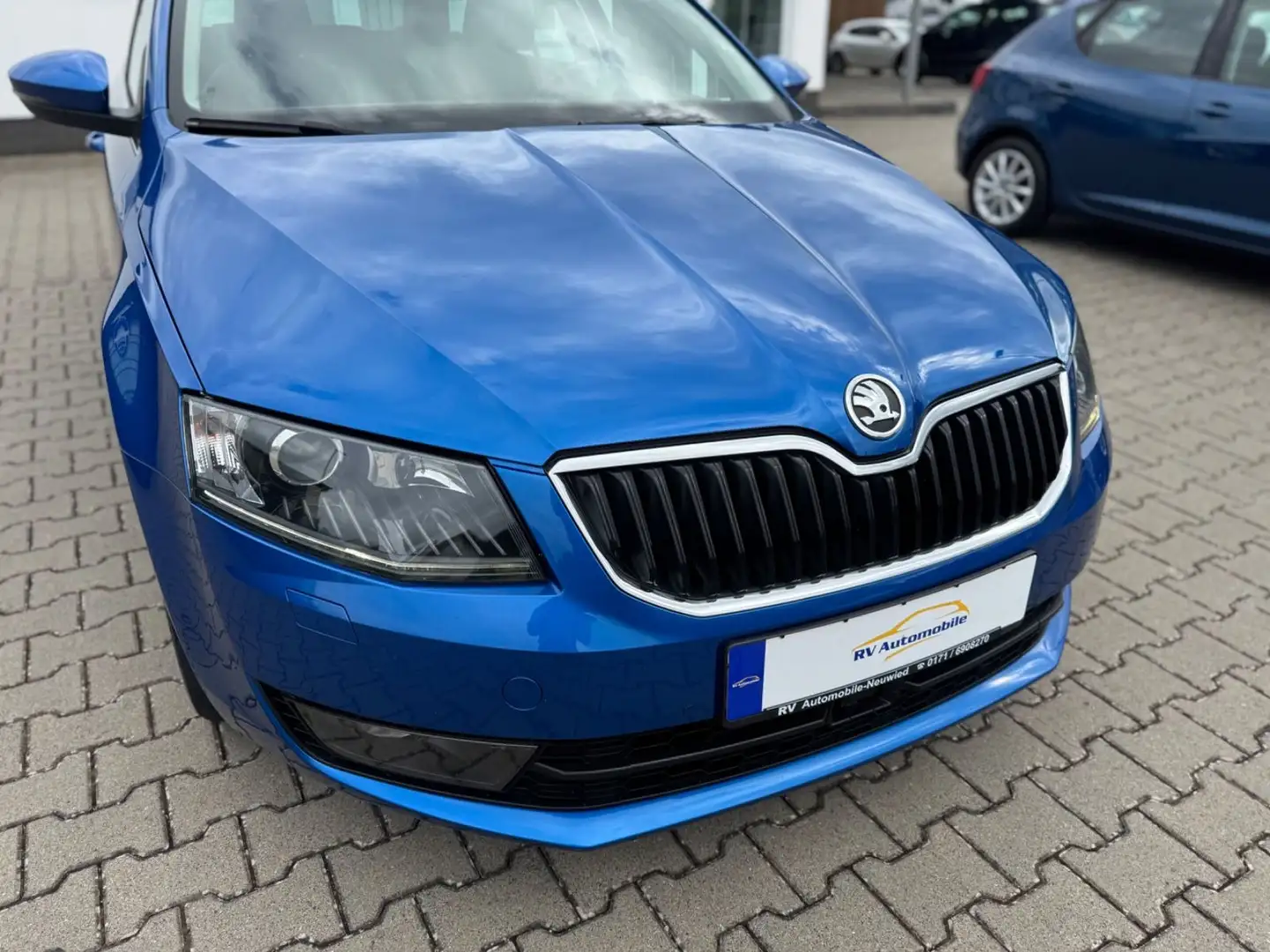 Skoda Octavia Combi Elegance Blau - 2