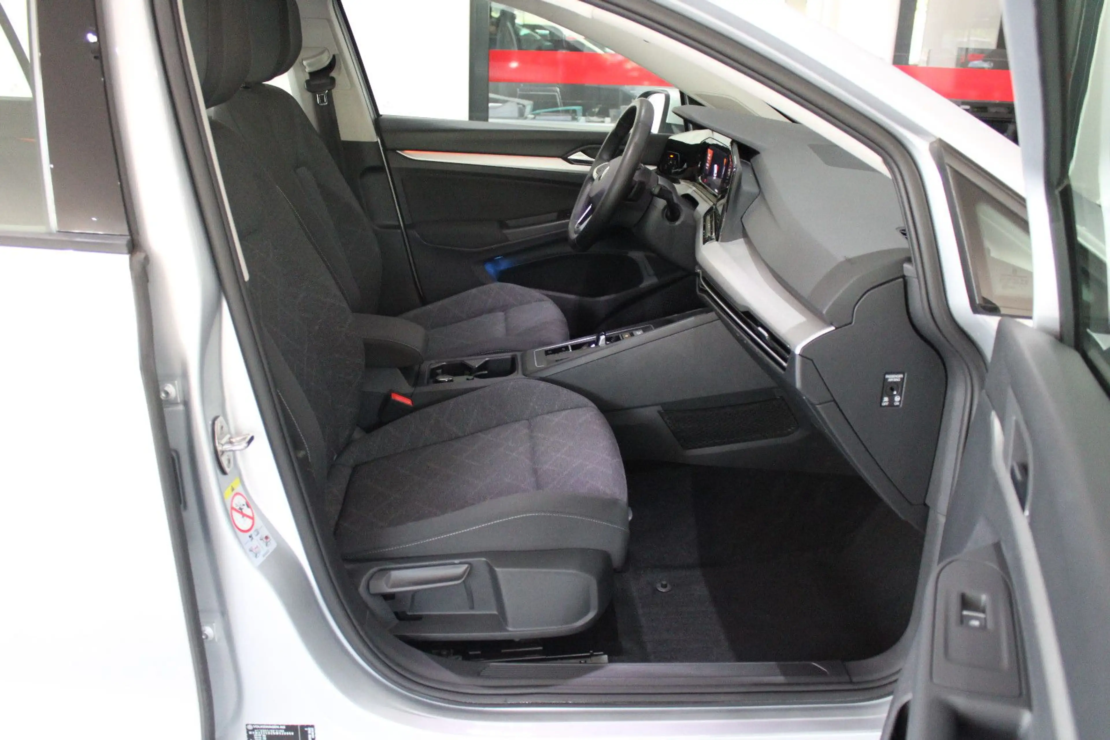 Volkswagen Golf 2.0 TDI SCR DSG LIFE SPORTPAKET LED RFK ACC — photo 8