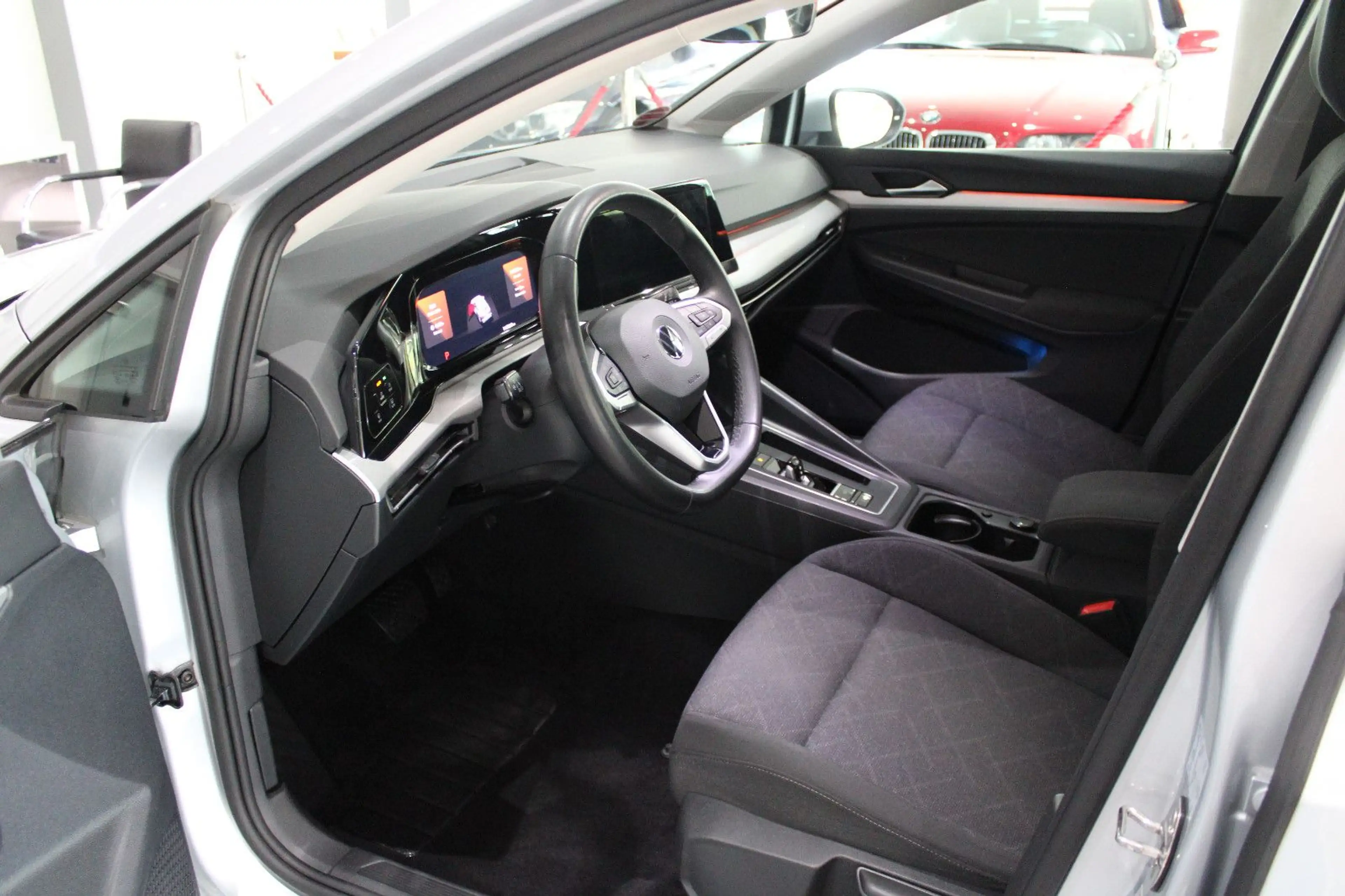 Volkswagen Golf 2.0 TDI SCR DSG LIFE SPORTPAKET LED RFK ACC — photo 3