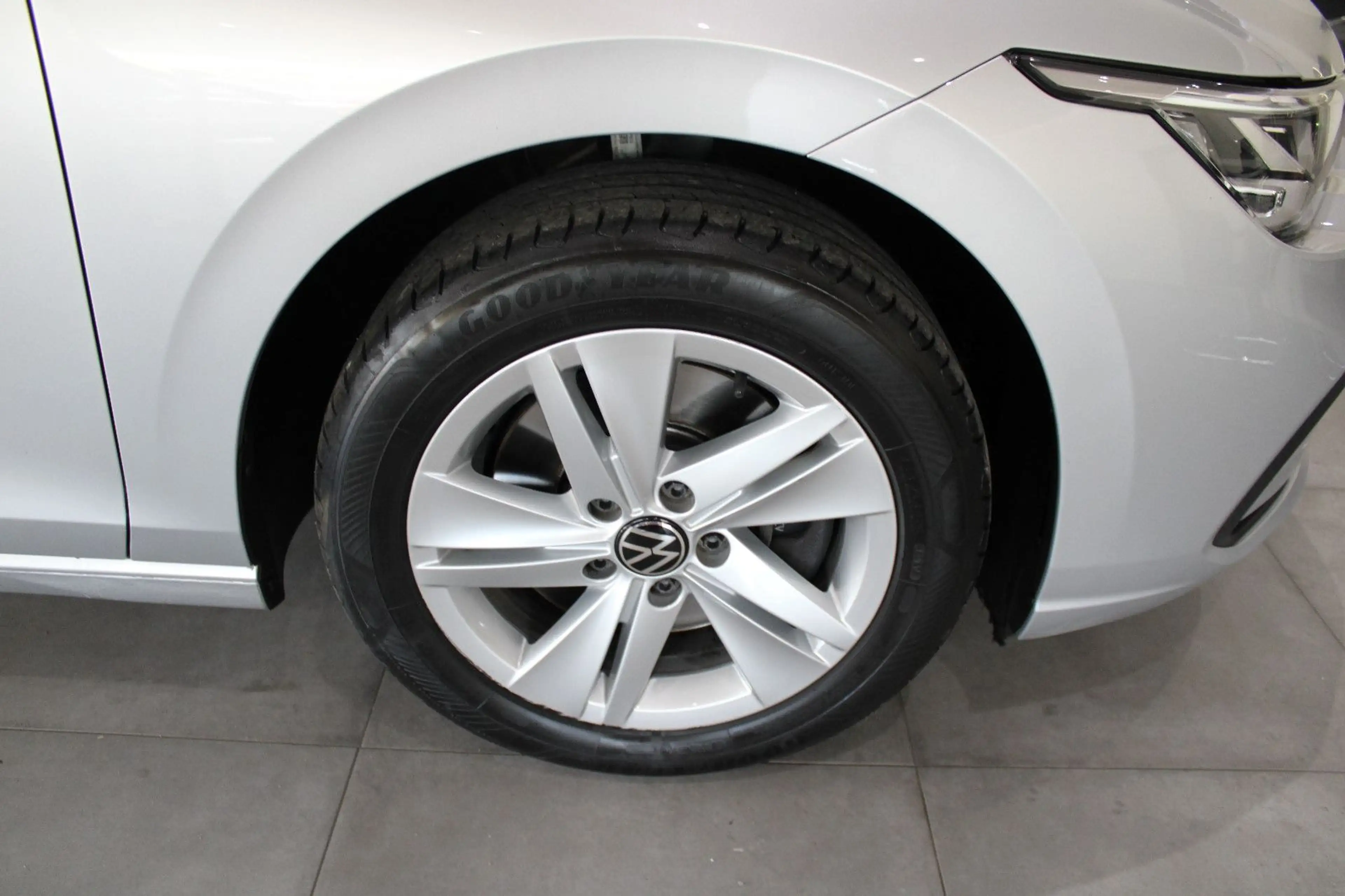 Volkswagen Golf 2.0 TDI SCR DSG LIFE SPORTPAKET LED RFK ACC — photo 13