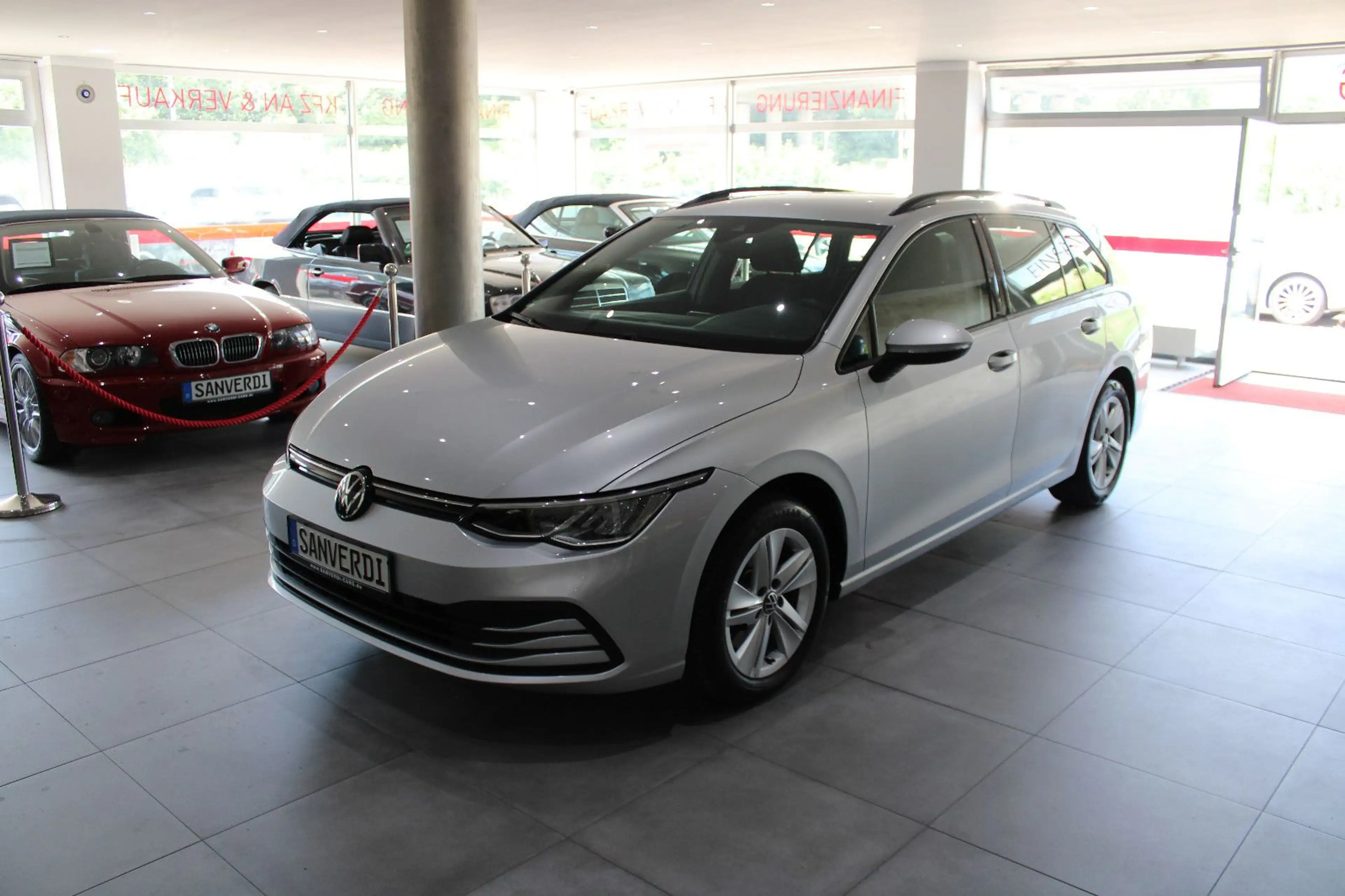 Volkswagen Golf 2.0 TDI SCR DSG LIFE SPORTPAKET LED RFK ACC