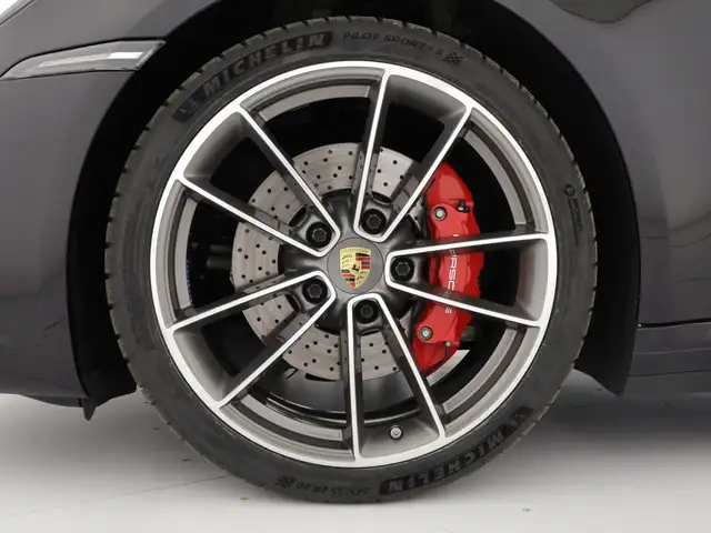 Porsche 992 view 6