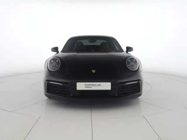 Porsche 992 view 3