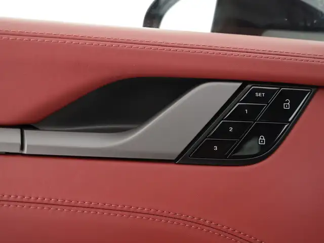 Porsche 992 view 12