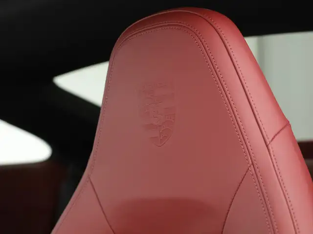 Porsche 992 view 8