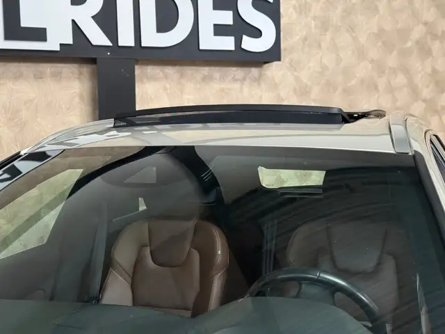 Volvo XC60 view 4