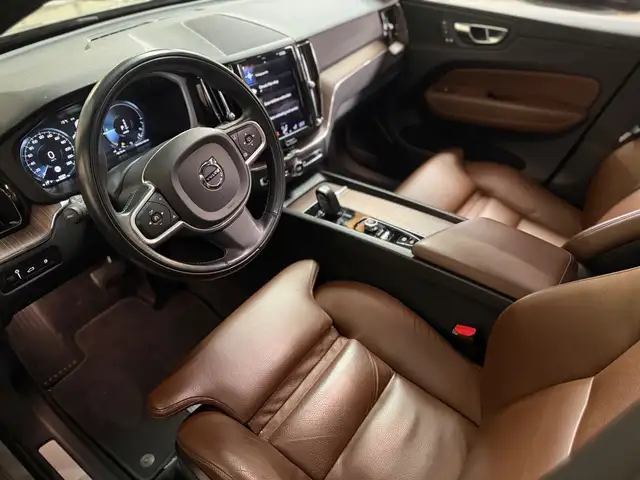 Volvo XC60 view 16