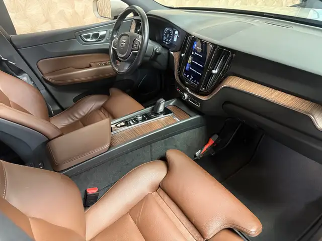 Volvo XC60 view 13