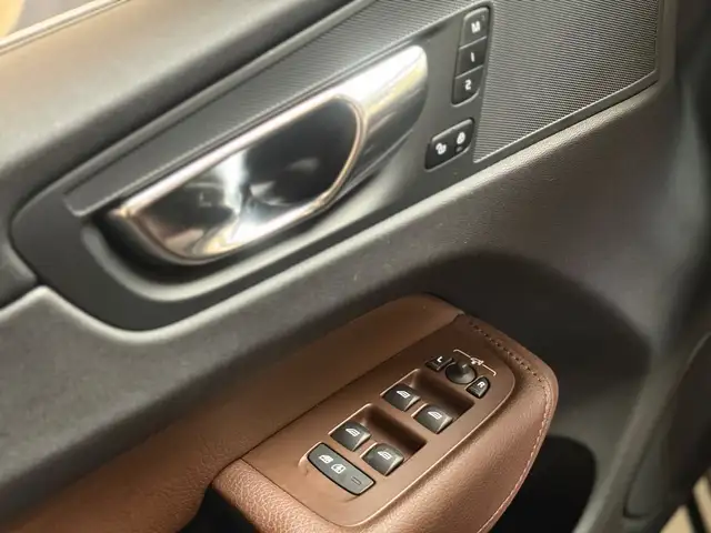 Volvo XC60 view 17