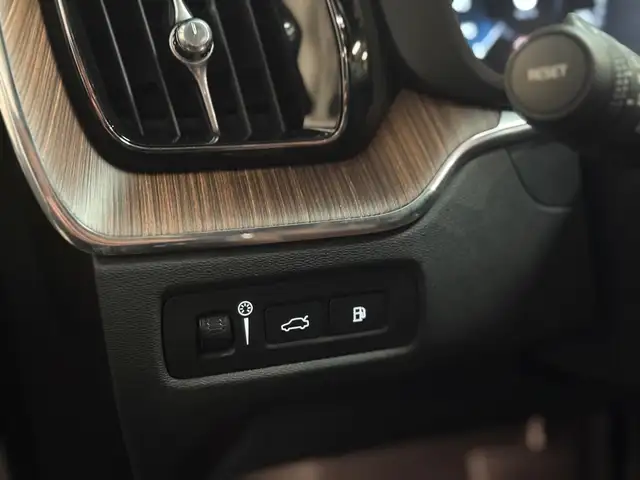 Volvo XC60 view 19