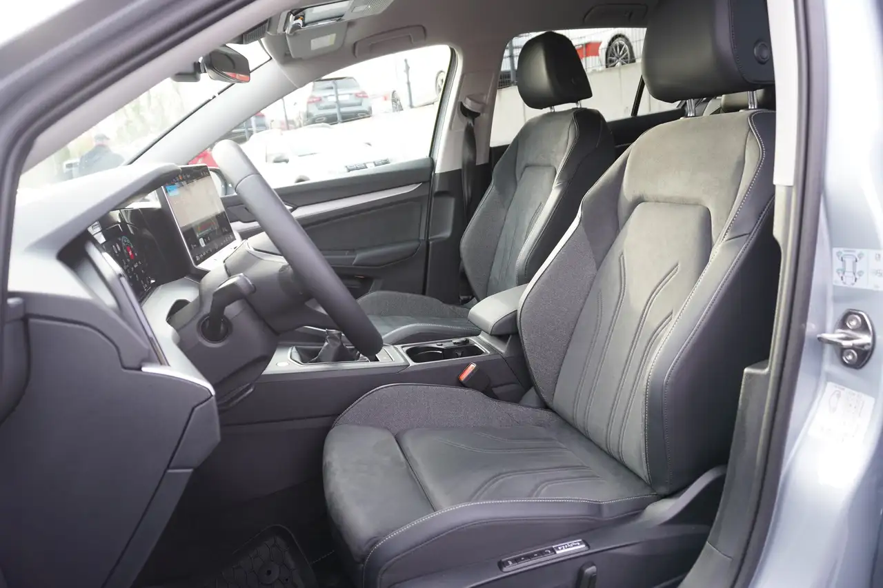 Volkswagen Golf VIII 1.5 TSI LED ACC Kamera AHK 9