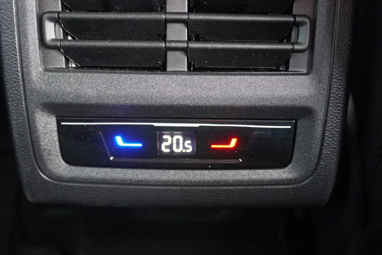 Volkswagen Golf VIII 1.5 TSI LED ACC Kamera AHK 16