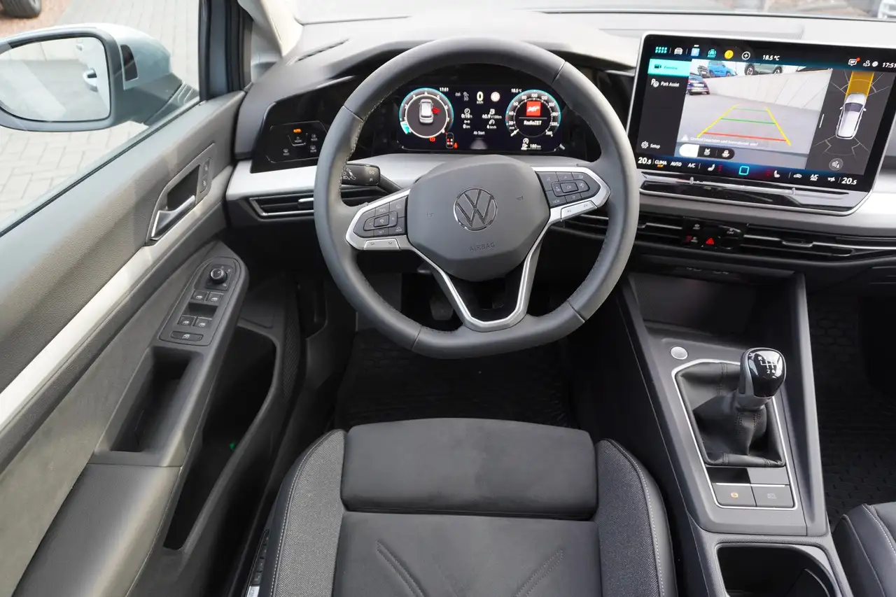 Volkswagen Golf VIII 1.5 TSI LED ACC Kamera AHK 15