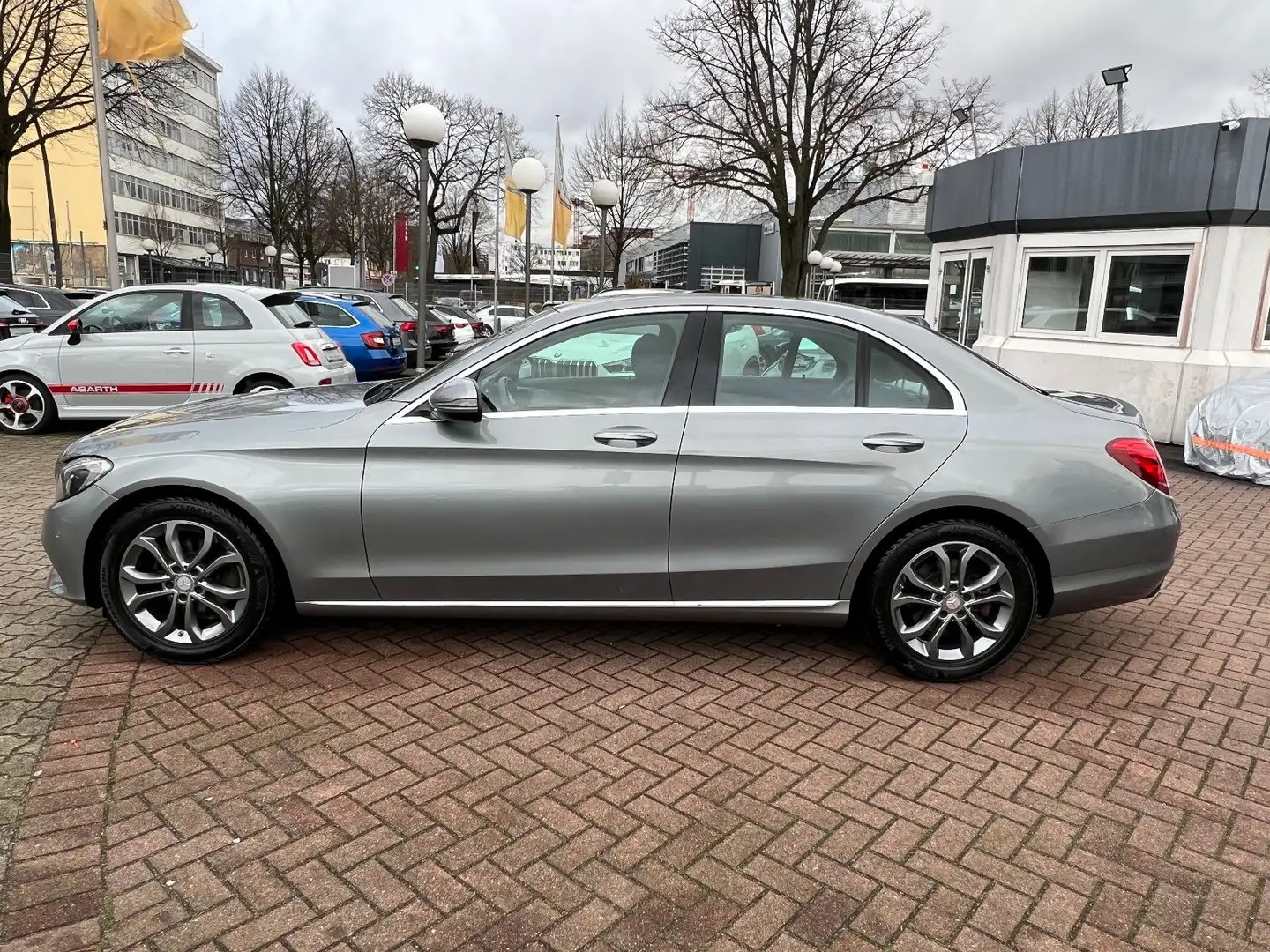 Mercedes-Benz C 180 CGI 2X AVANTGARDE NAVI LED MEMORY SHZ PTS Grau - 2