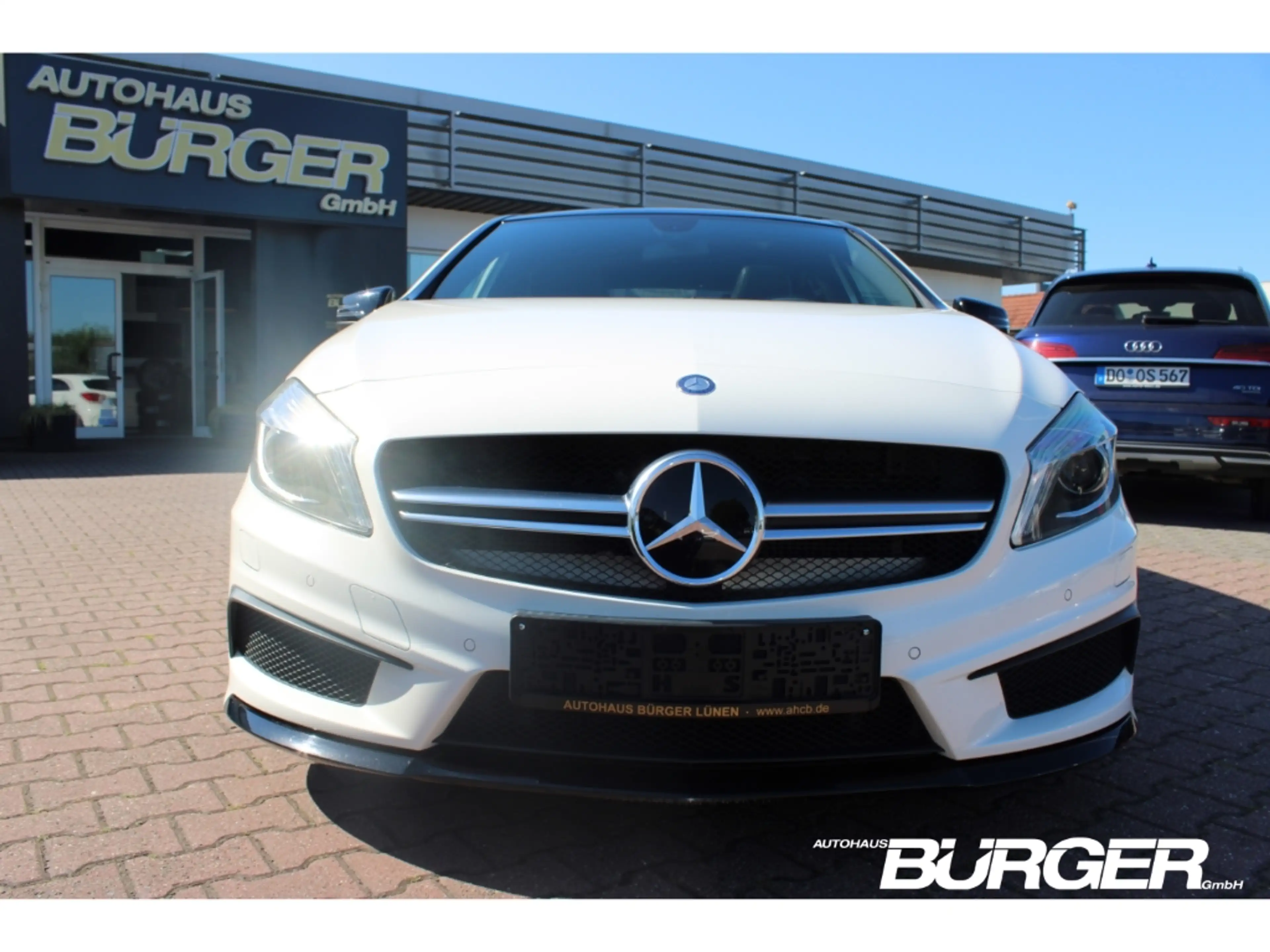 Mercedes-Benz A 45 AMG 4Matic ACC Pano Leder SithHZG Bi Xenon Night Paket — photo 3