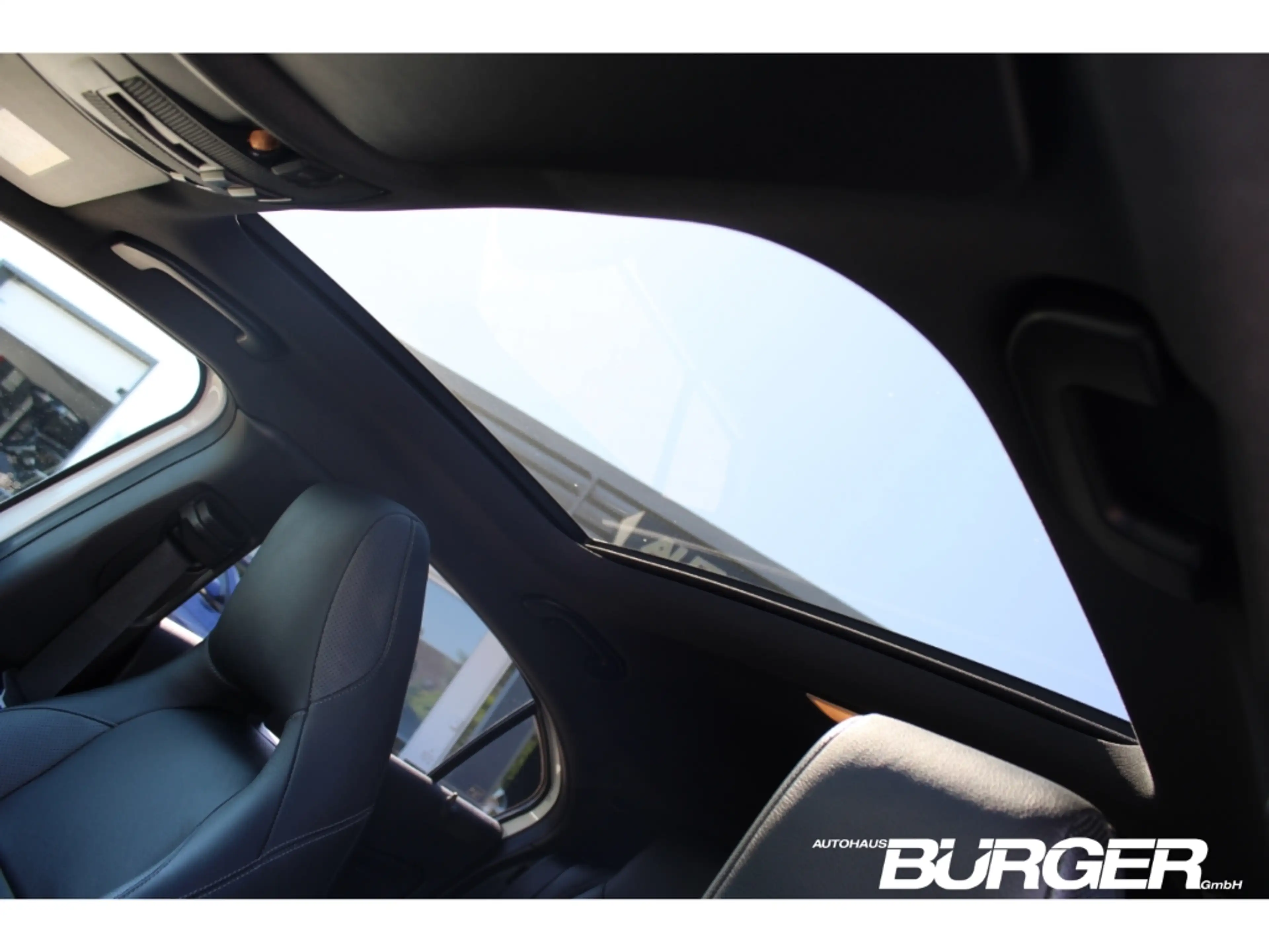 Mercedes-Benz A 45 AMG 4Matic ACC Pano Leder SithHZG Bi Xenon Night Paket — photo 10