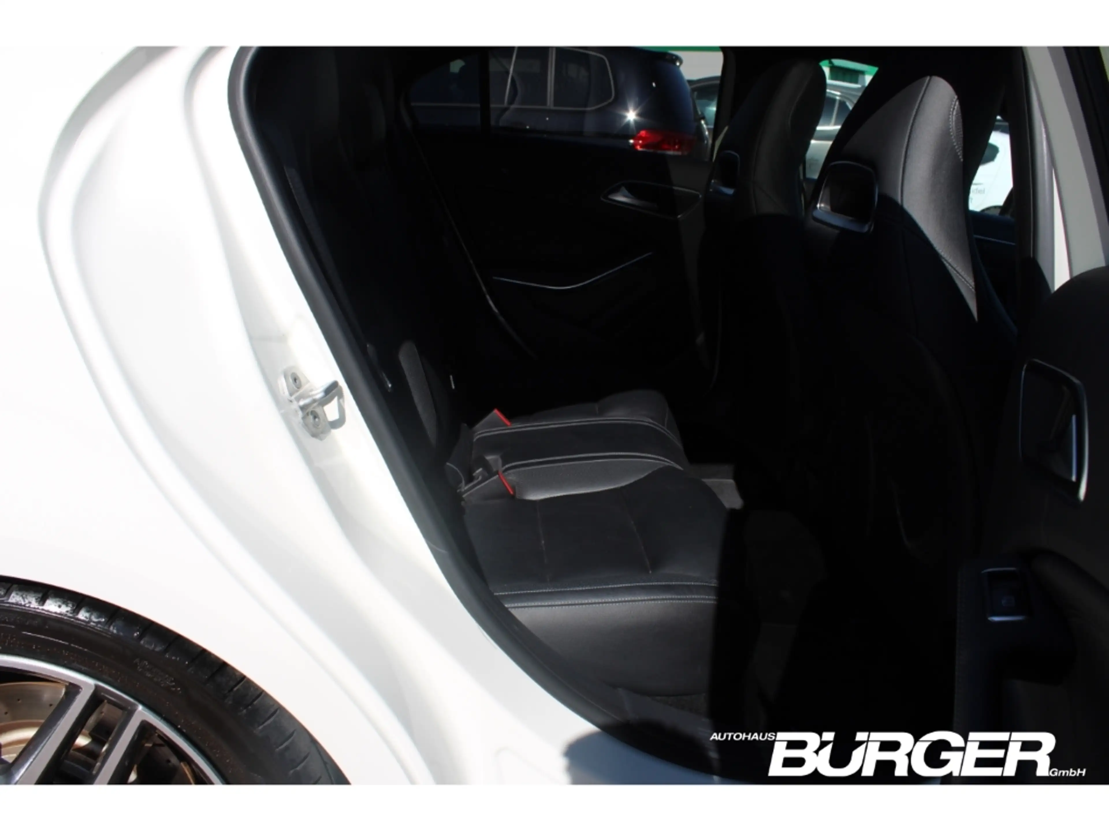 Mercedes-Benz A 45 AMG 4Matic ACC Pano Leder SithHZG Bi Xenon Night Paket — photo 13