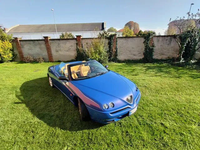 Alfa Romeo Spider 916 V6 3000 12 V
