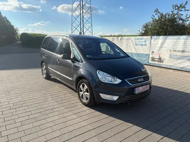 Ford Galaxy Titanium *