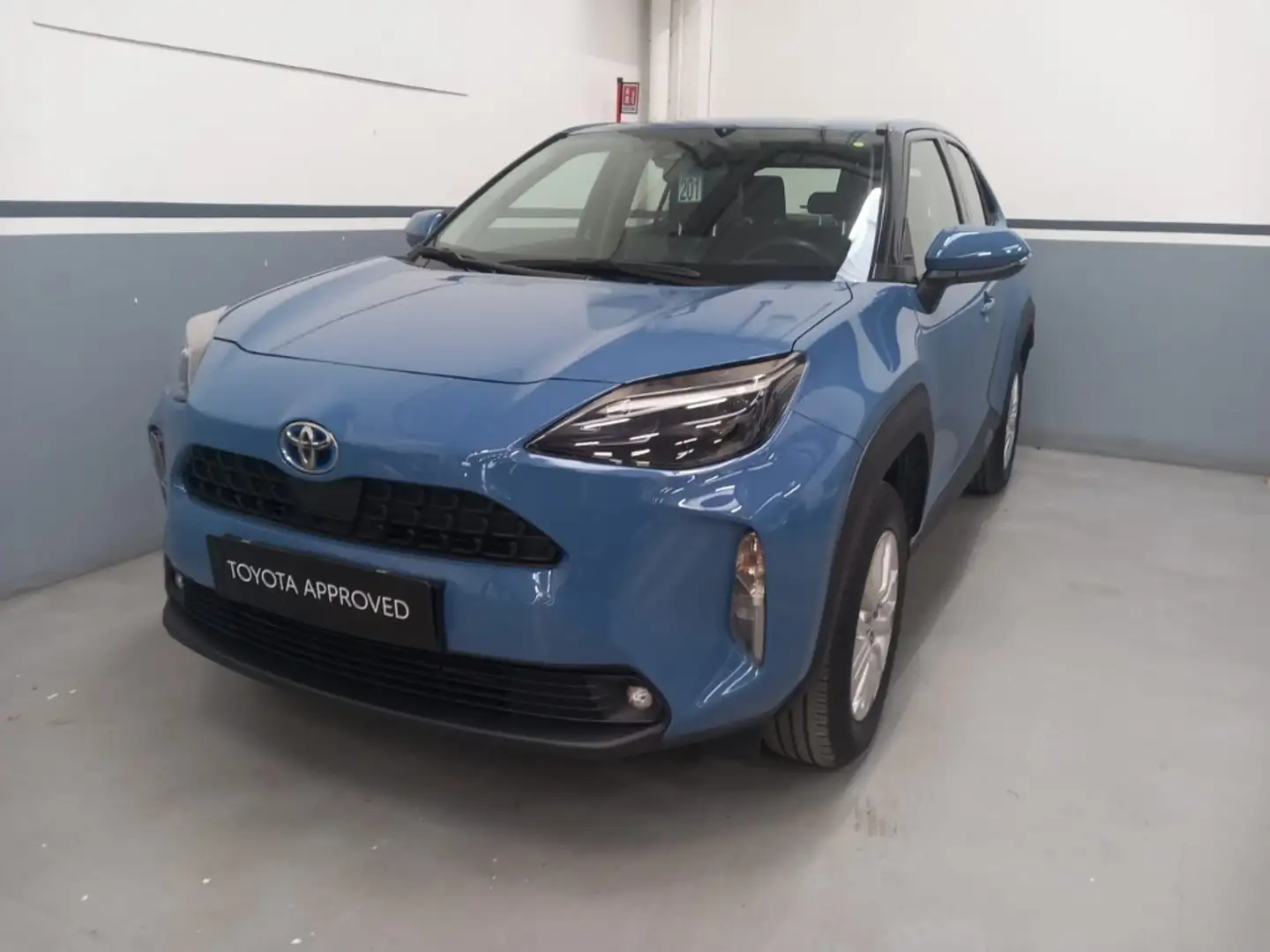 Toyota Yaris Cross 1.5 H Active Blu/Azzurro - 1