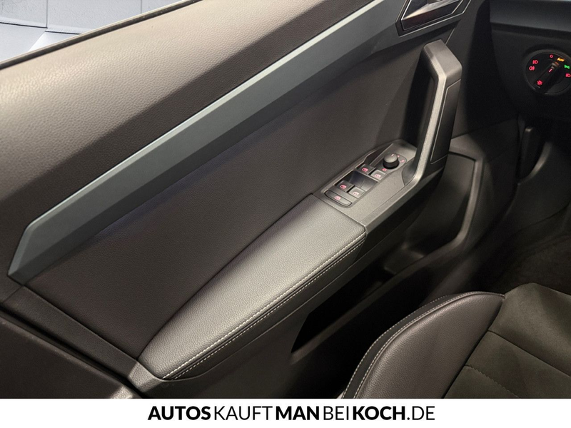 SEAT Arona 1.0 TSI Xperience DSG NAVI LED AHK SHZ — photo 14
