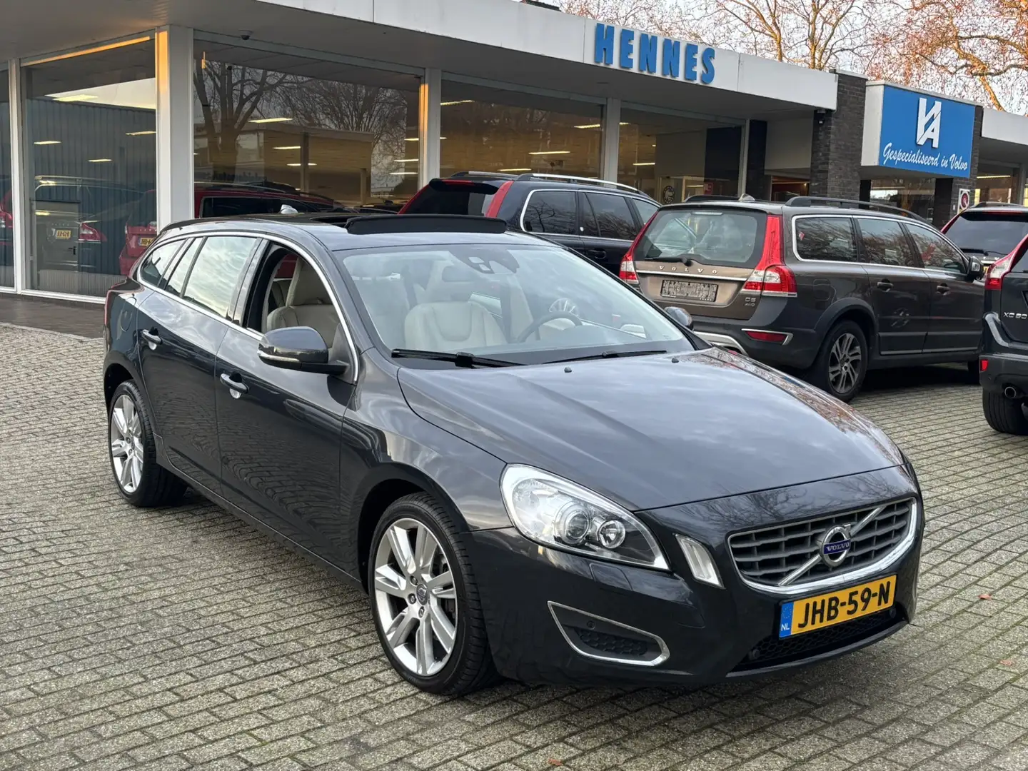 Volvo V60 3.0 T6 AWD Summum Schuidak keyless Premium sound Gris - 1