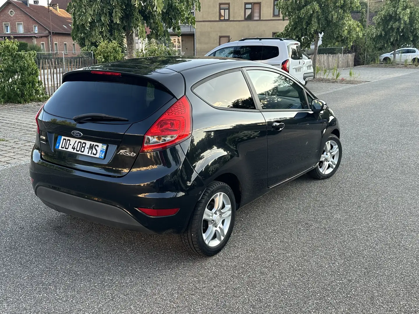 Ford Fiesta 1.4 TDCi 68 Ambiente - 2