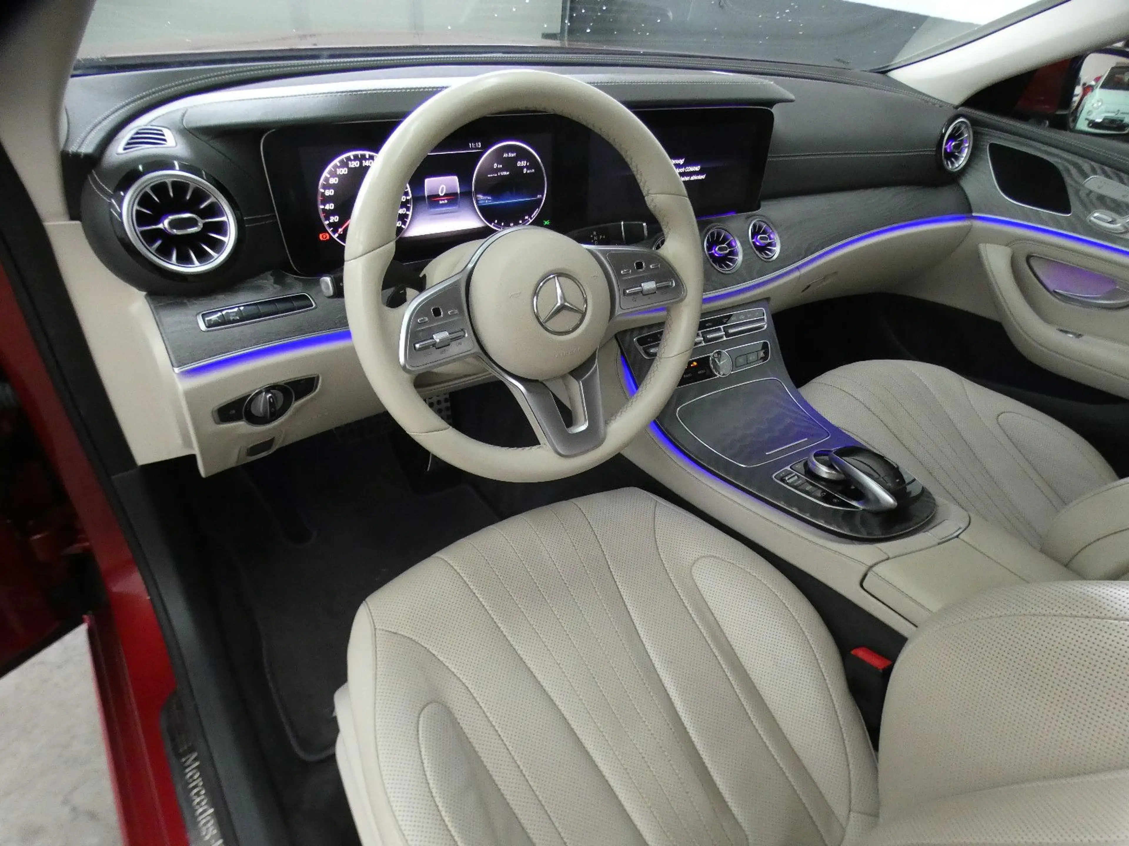 Mercedes-Benz CLS 300 d AMG*LED*COMAND*AMBIENTE*360°CAM — photo 7