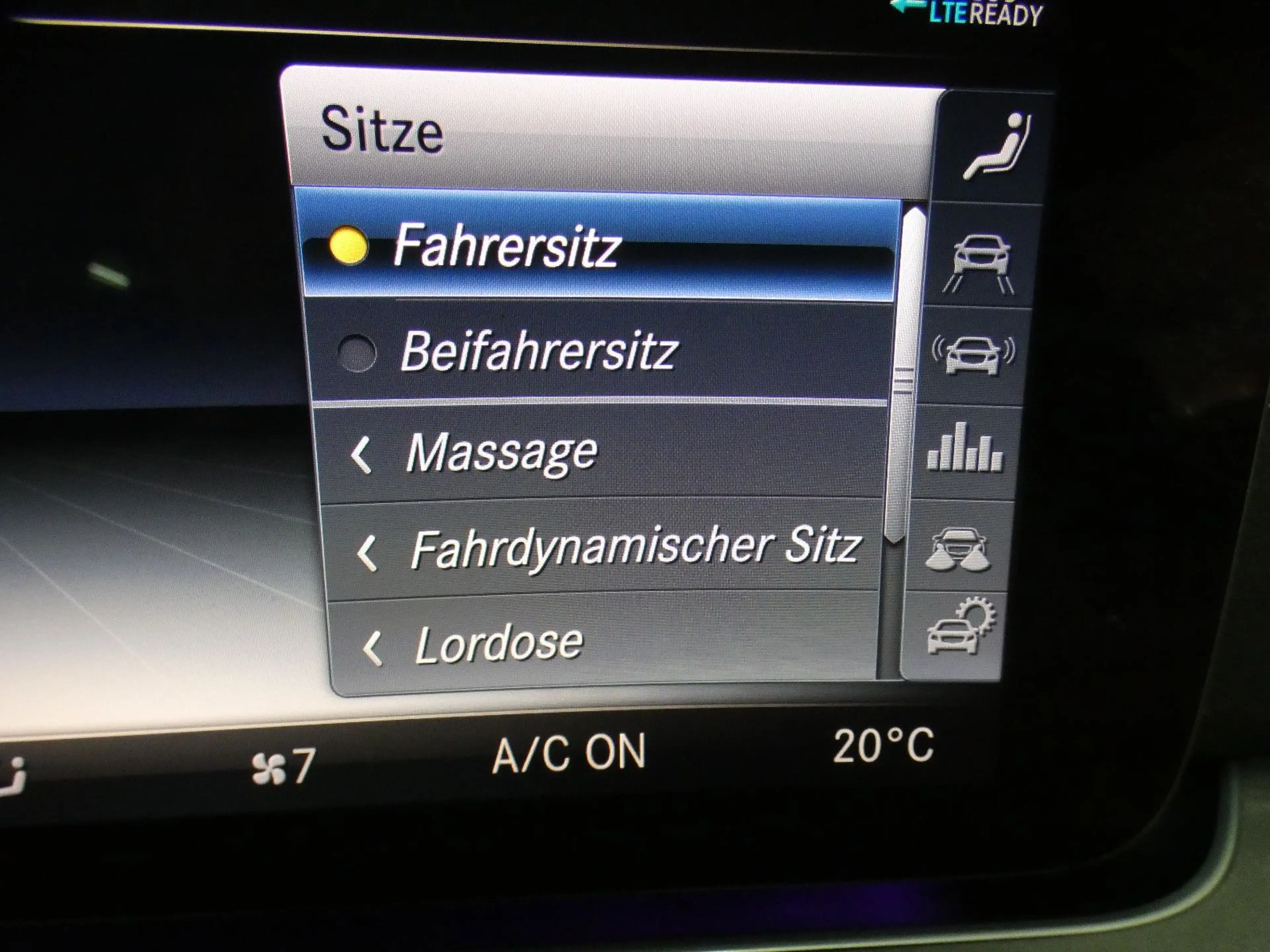 Mercedes-Benz CLS 300 d AMG*LED*COMAND*AMBIENTE*360°CAM — photo 15