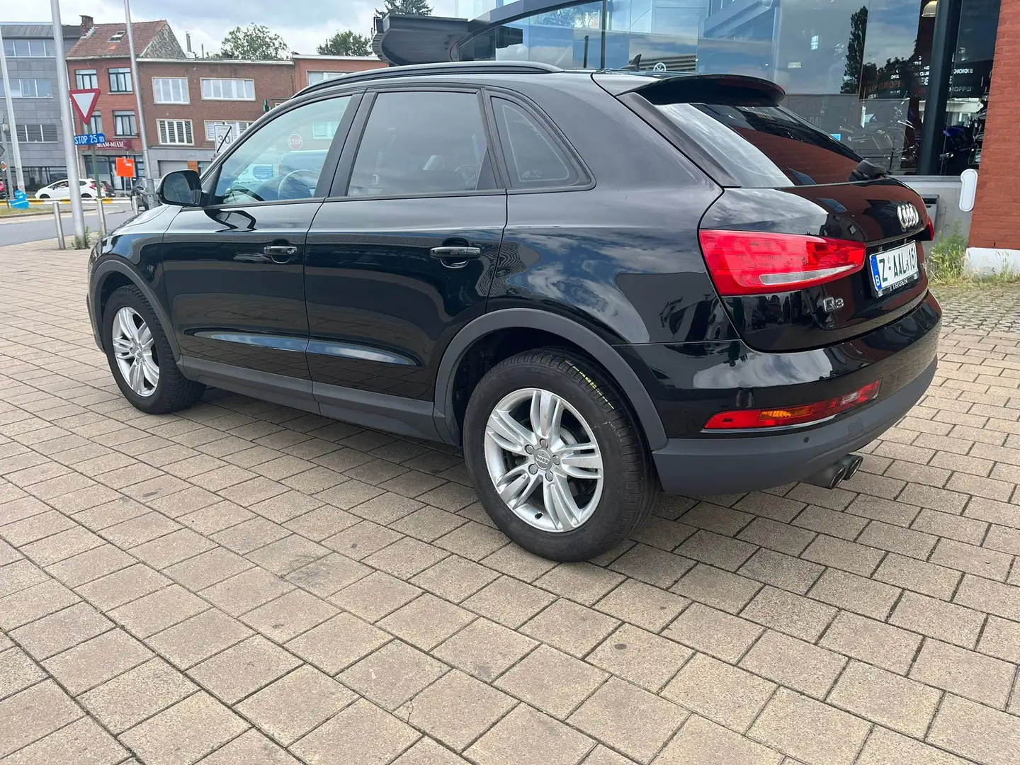Audi Q3 1.4 TFSI c.o.d S tronic Noir - 2