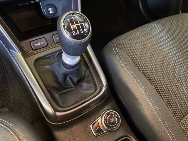Suzuki SX4 S-Cross view 12
