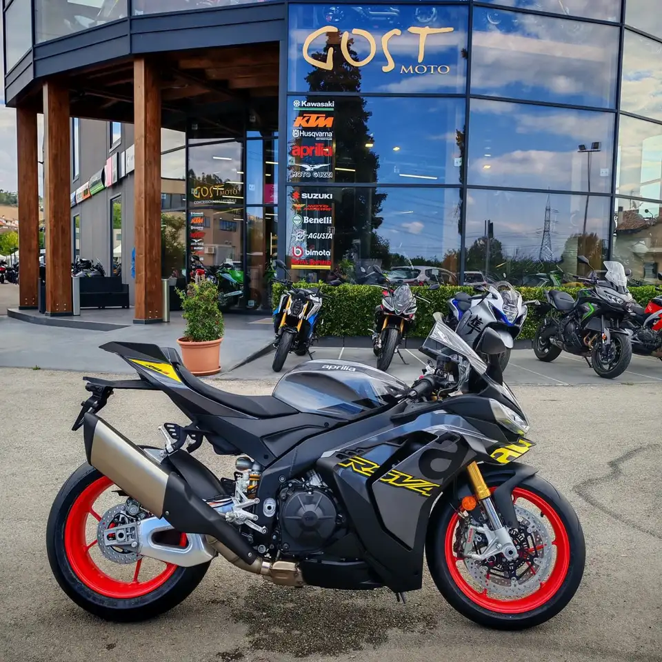Aprilia RSV4