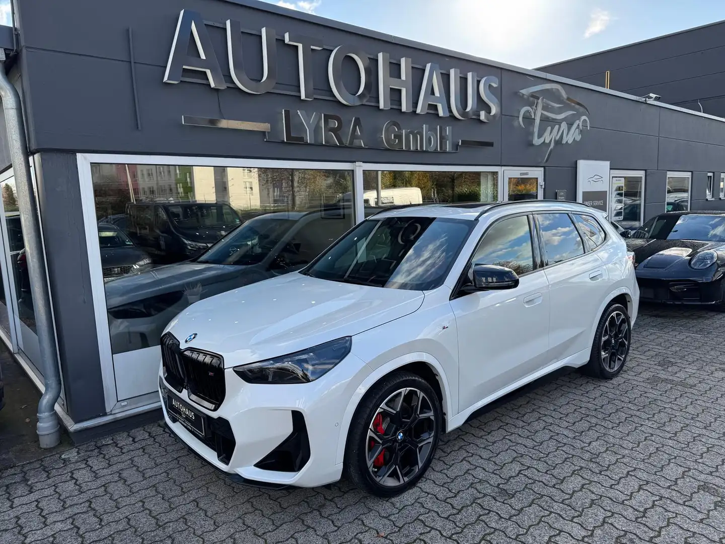 BMW X1 M35i xDrive*LED*PANO*H&K*HUD*360°KAMERA*20Z* Weiß - 2