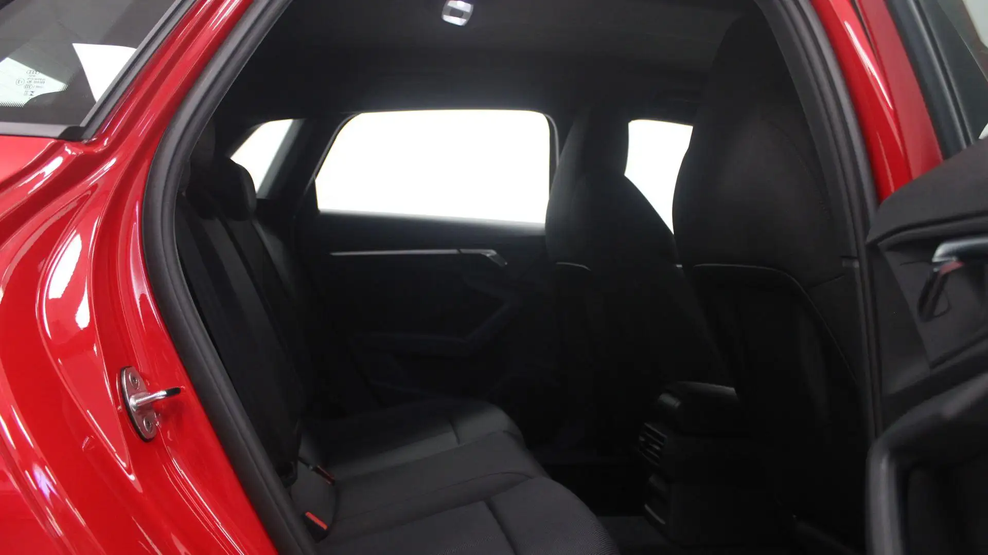 Audi A3 Sportback 35TDI S line S tronic Rojo - 2